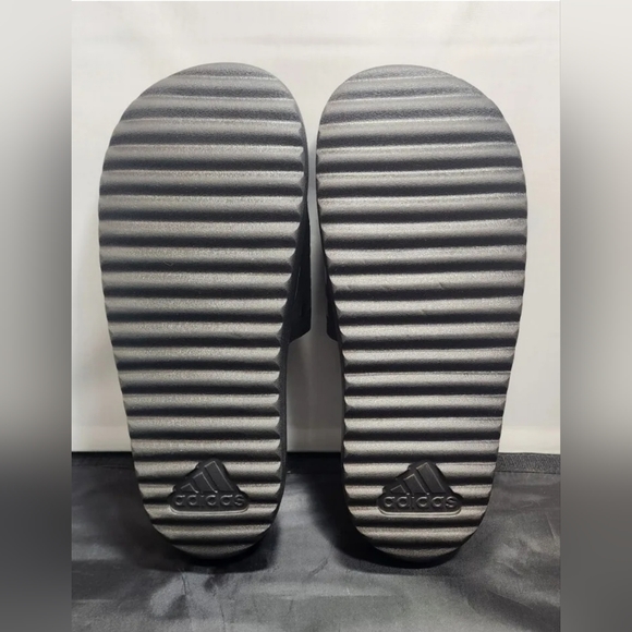 ADIDAS Adilette Platform Slides - Picture 2 of 7